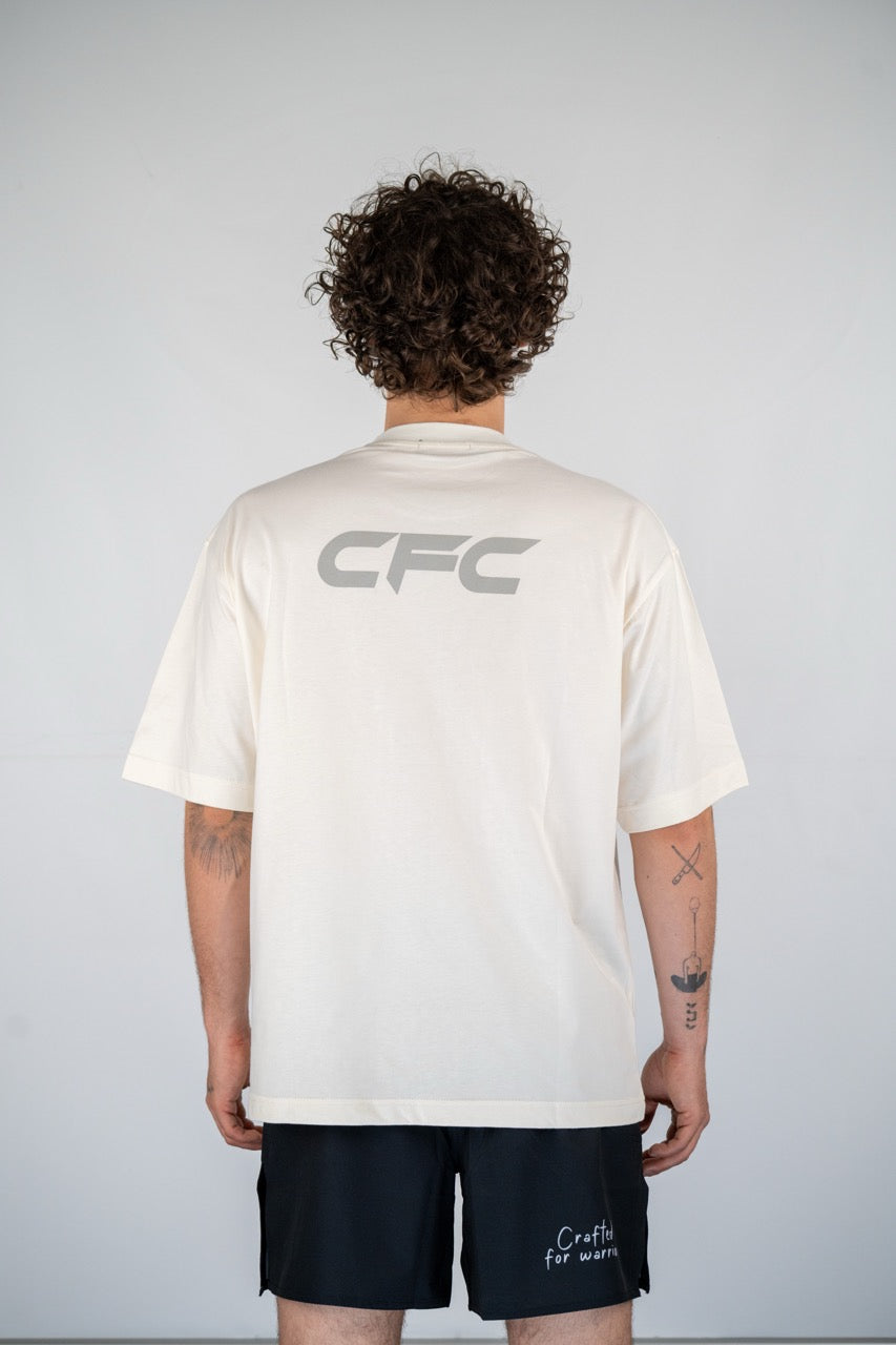 CFC Oversize T-Shirt – Rahatlıkla Güçlü Duruşun Buluşması (Beyaz)