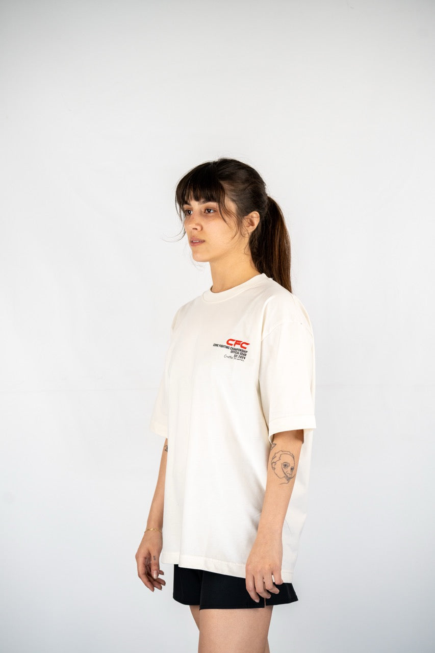 CFC Oversize T-Shirt – Rahatlıkla Güçlü Duruşun Buluşması (Beyaz)